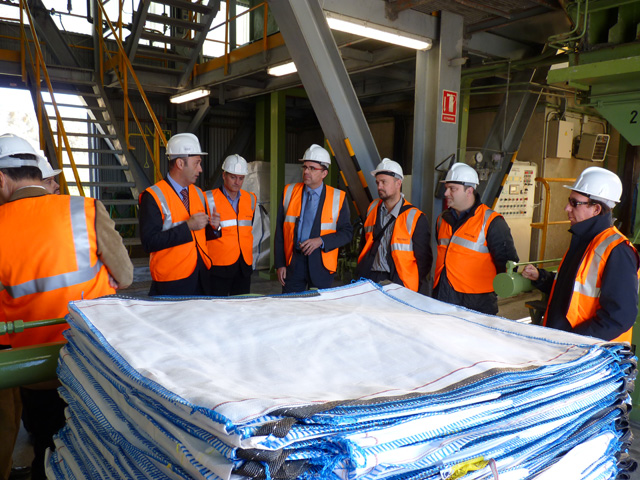 Alcaldes de la comarca, membres del Consell Comarcal de l’Anoia i de l’Agència Catalana de Residus, van visitar el dipòsit controlat de Castellolí