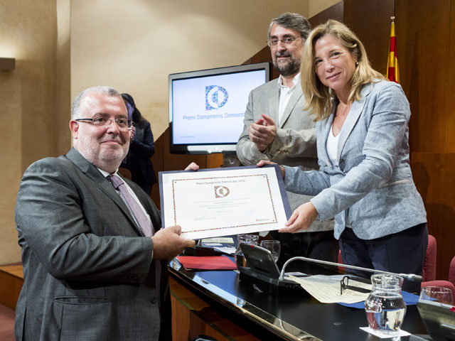 El Consell Comarcal de l’Anoia rep el Premi Compromís Democràtic de la Generalitat