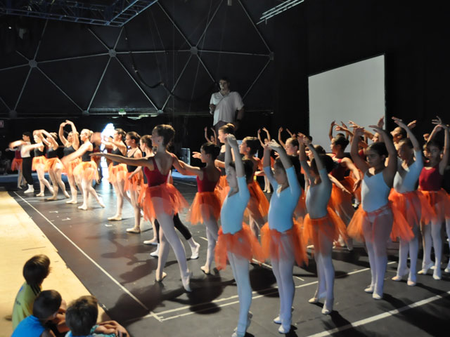 Una vintena d’alumnes participen de les colònies de l’Escola de Dansa del Consell Comarcal